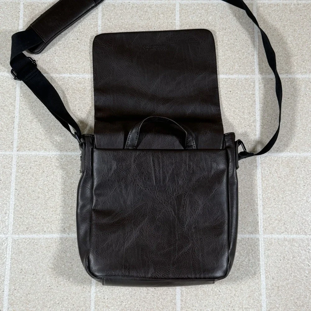 Kenneth Cole Reaction Risky Business Leather Messenger Bag Brown